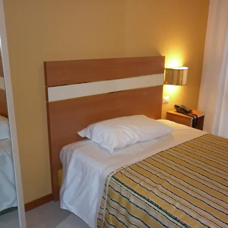 Hotel Gf 2*