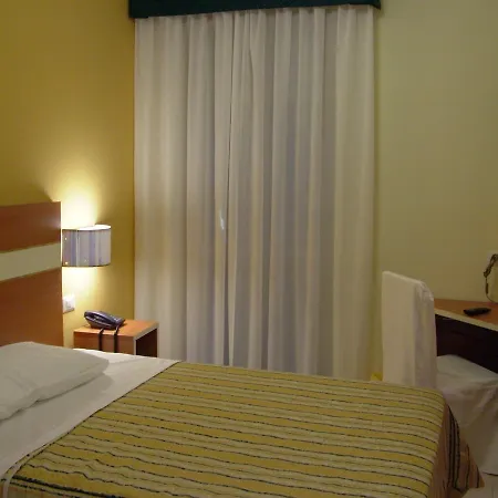 Hotel Gf 2*