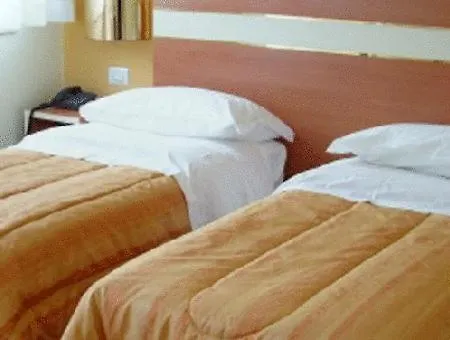Gf Hotel 2*